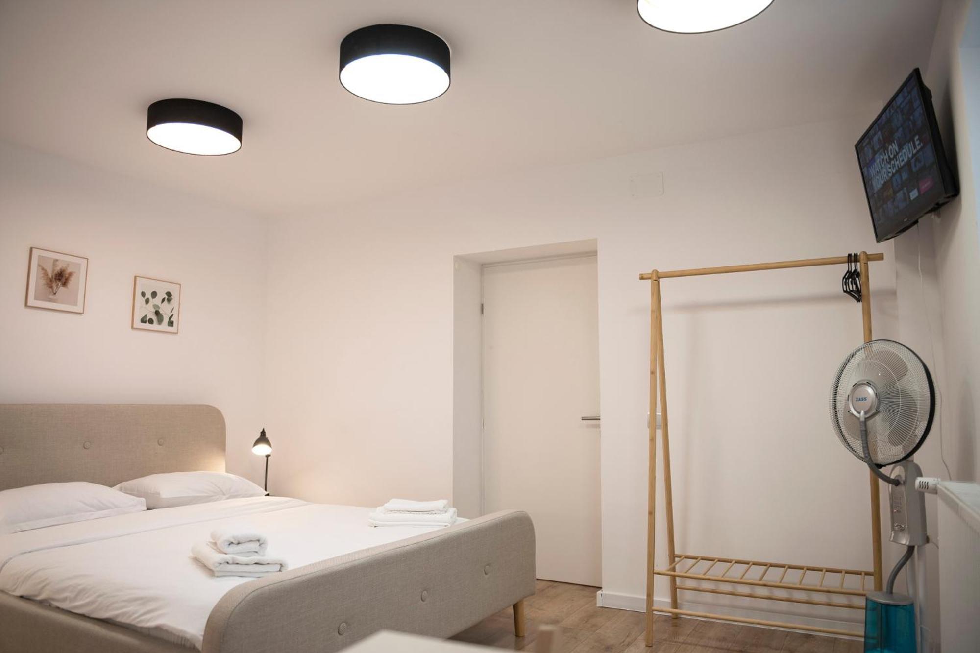 Lazynest Residence Bukarest Rum bild